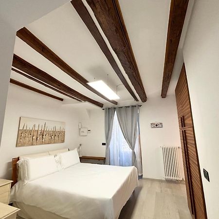 La Casa Di Ale Apartment Como Exterior photo